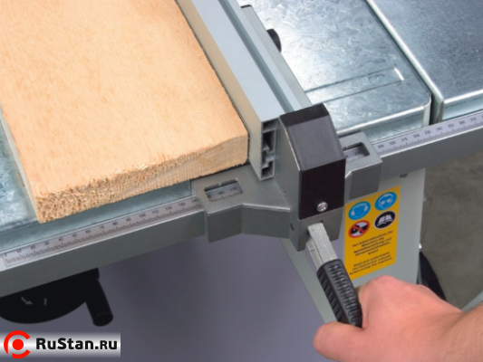 Точная и легкая установка параллельного упора с помощью быстрого эксцентрикового зажима и шкалы фото №6 Holzstar TKS 315 Pro (220 В) фото №6